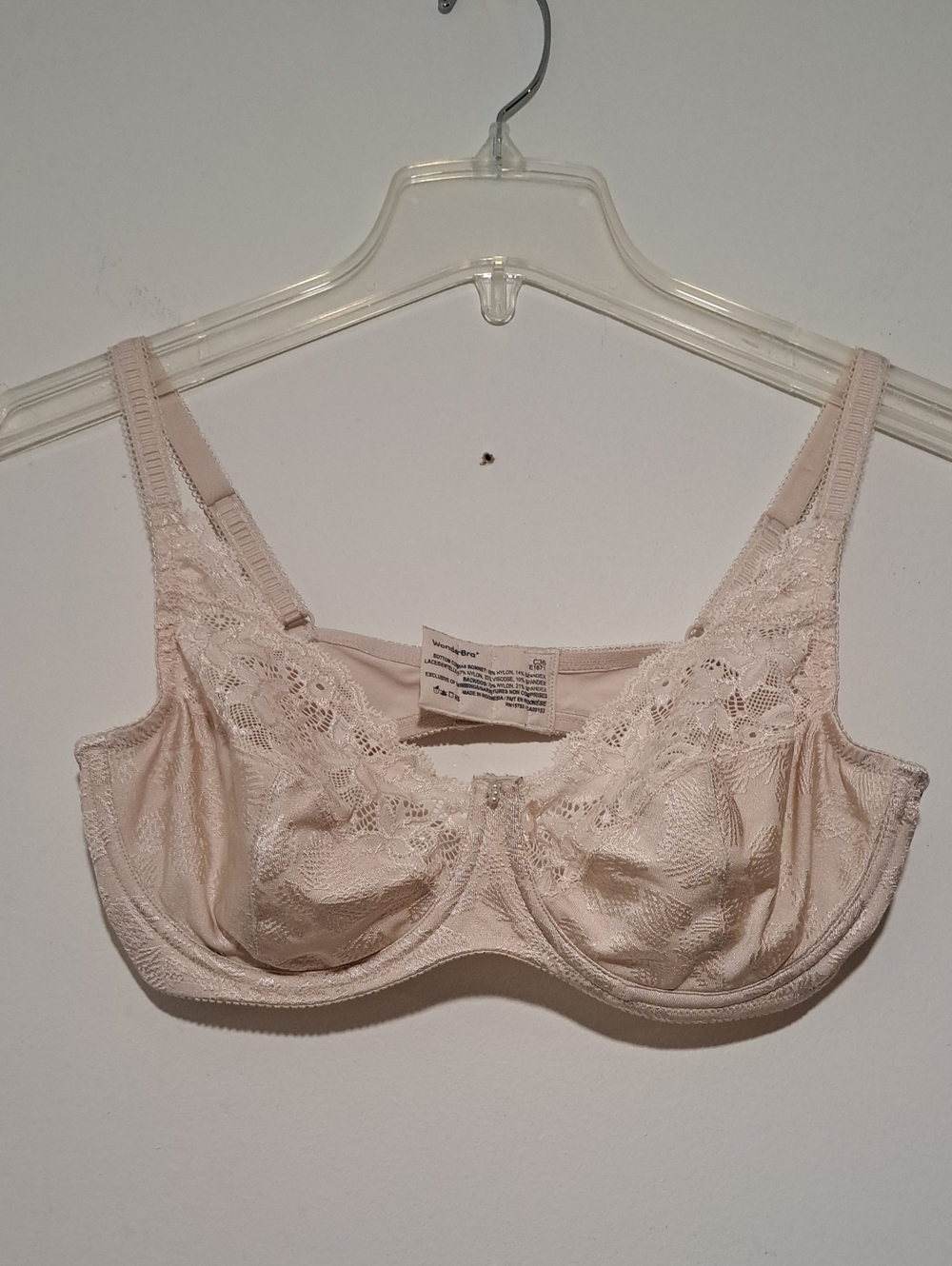 Wonderbra Lace Underwire Bra in Blush Pink